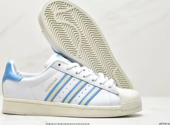 hype Adidas Sneakers