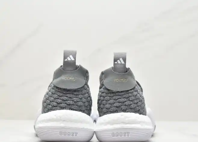 hype Adidas Sneakers