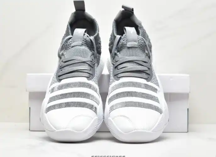 hype Adidas Sneakers