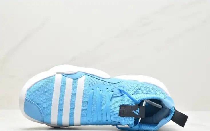 hype Adidas Sneakers