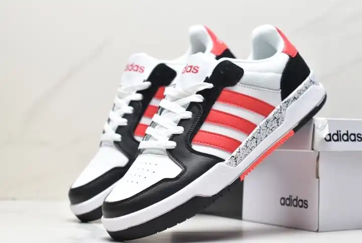 hype Adidas Sneakers