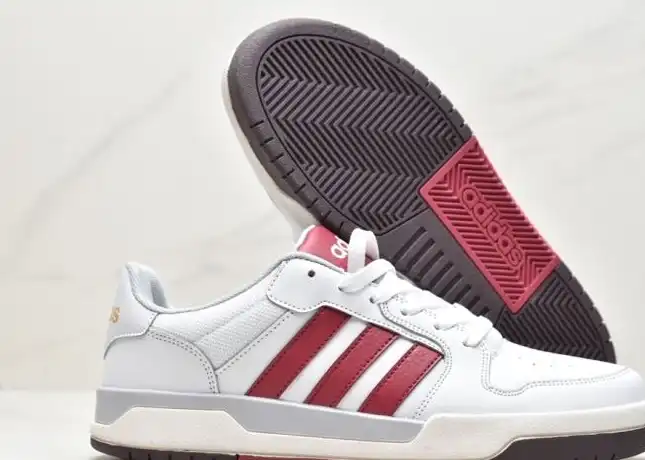 hype Adidas Sneakers