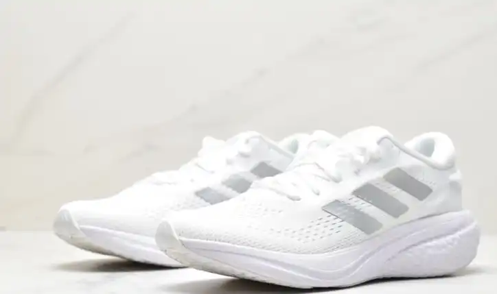 hype Adidas Sneakers