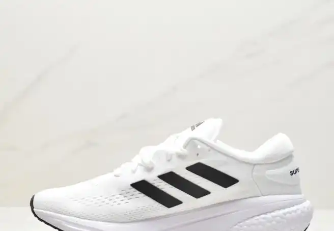 hype Adidas Sneakers