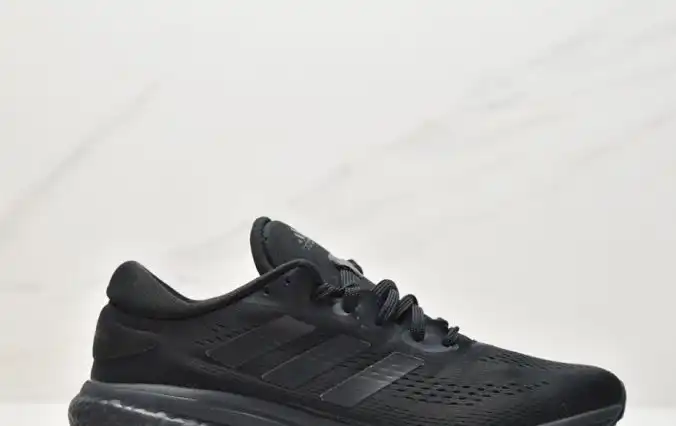 hype Adidas Sneakers