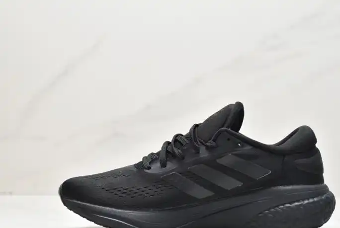 hype Adidas Sneakers