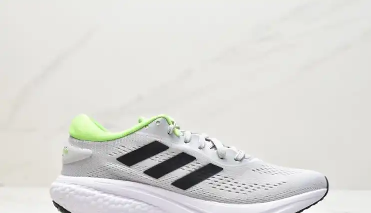 hype Adidas Sneakers