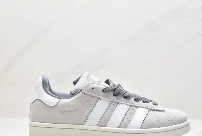 hype Adidas Sneakers