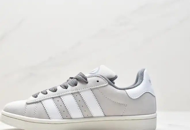 hype Adidas Sneakers