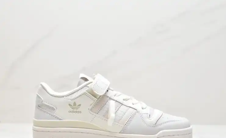 hype Adidas Sneakers