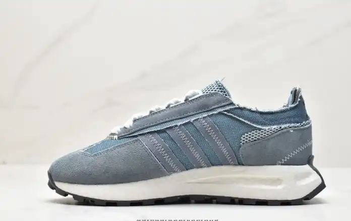 hype Adidas Sneakers