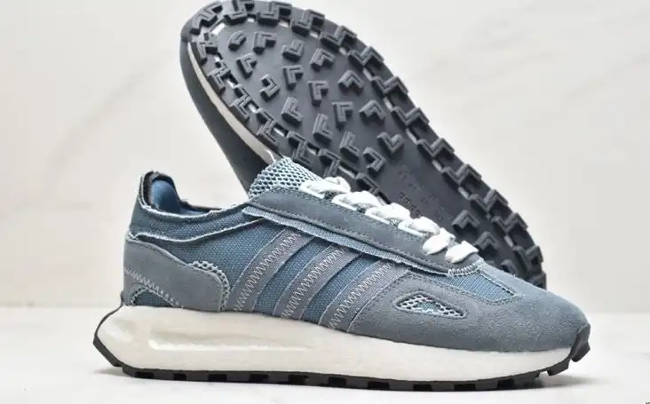 hype Adidas Sneakers