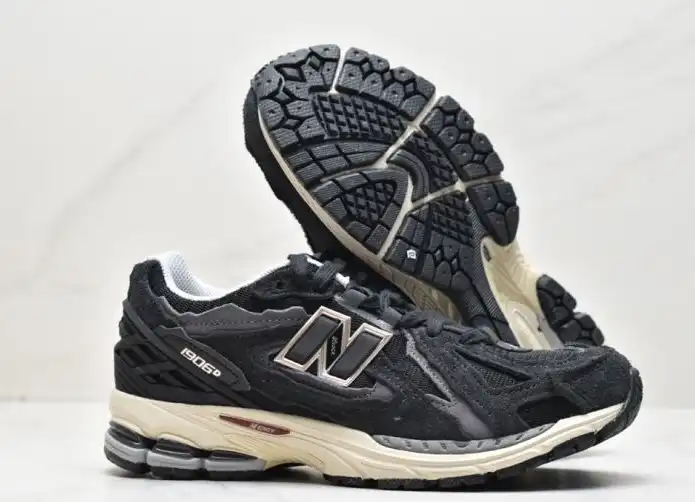 hype New Balance Sneakers