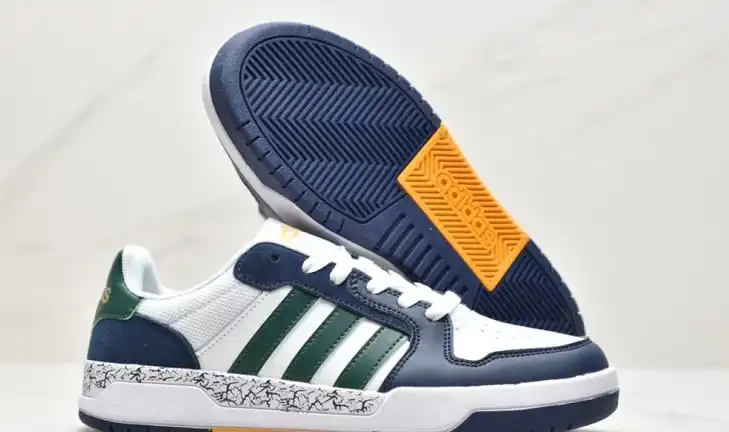 hype Adidas Sneakers