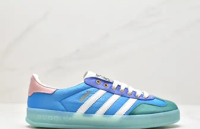 hype Adidas Sneakers