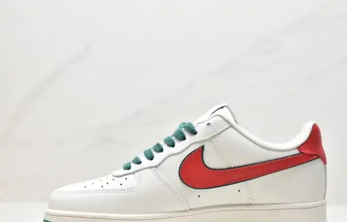 hype Nike Sneakers