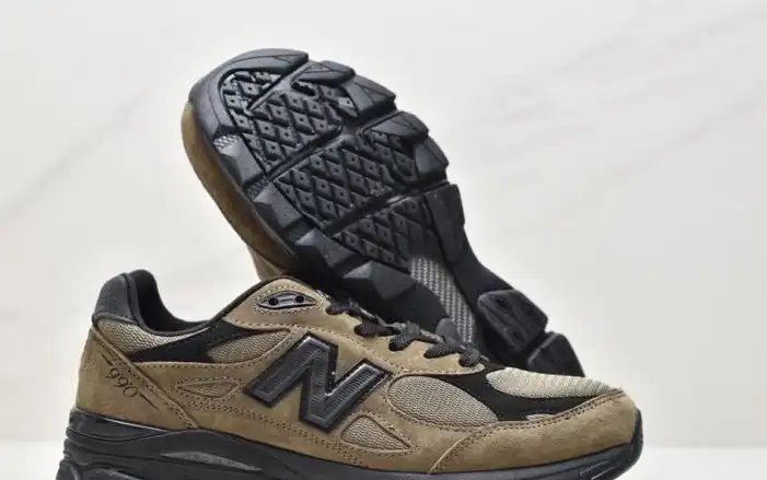 hype New Balance Sneakers