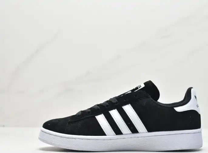 hype Adidas Sneakers