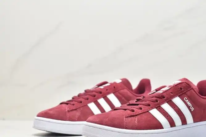 hype Adidas Sneakers