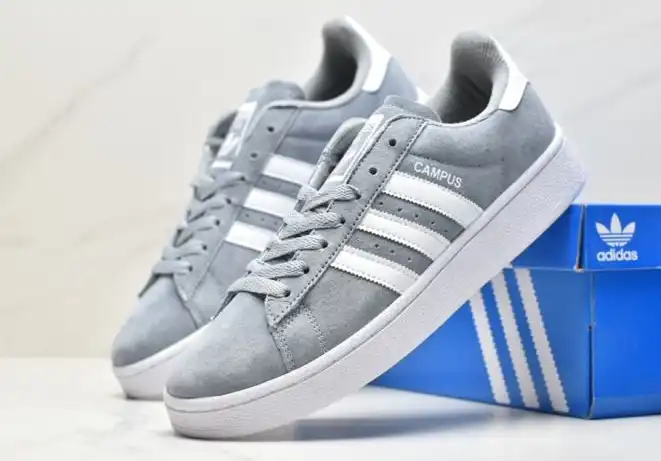 hype Adidas Sneakers