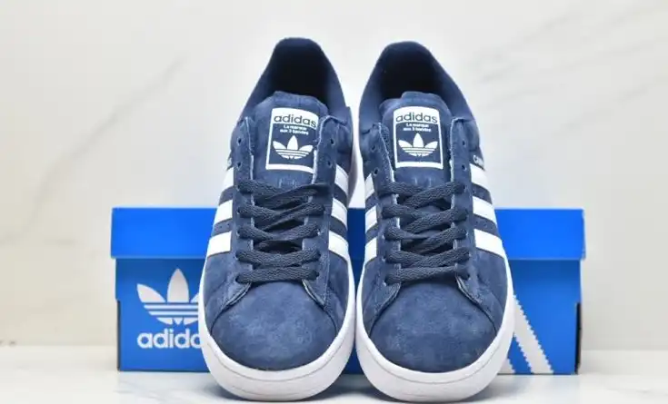 hype Adidas Sneakers