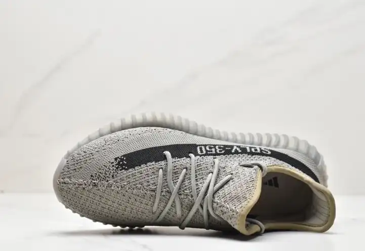 hype Adidas Yeezy Boost