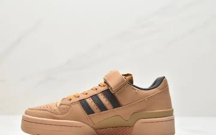 hype Adidas Sneakers