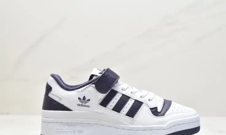 hype Adidas Sneakers