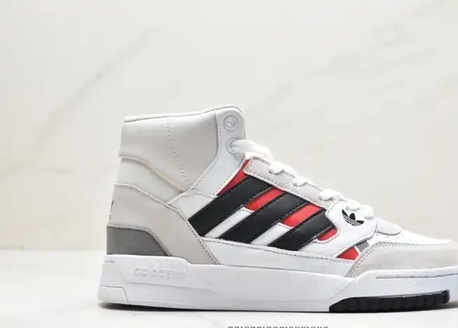 hype Adidas Sneakers