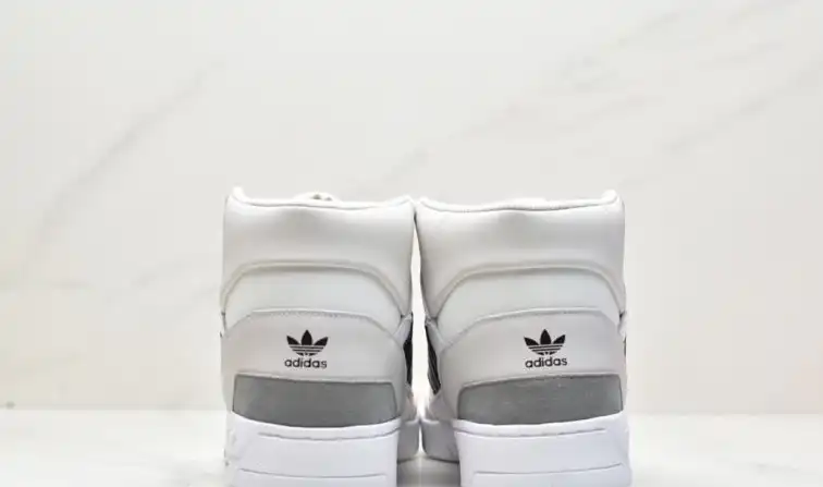 hype Adidas Sneakers