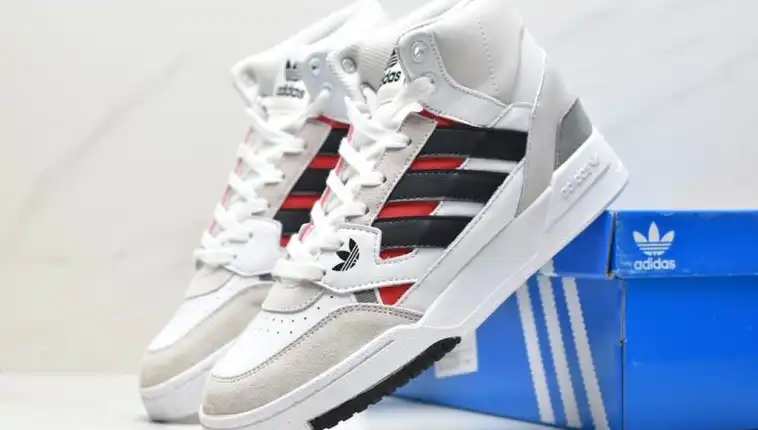 hype Adidas Sneakers