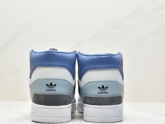 hype Adidas Sneakers