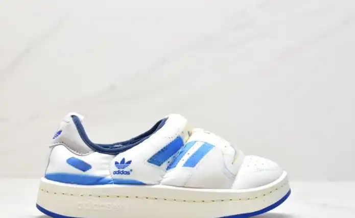 hype Adidas Sneakers