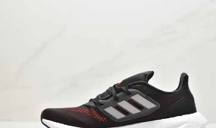 hype Adidas Sneakers