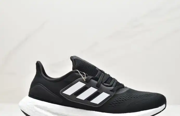 hype Adidas Sneakers