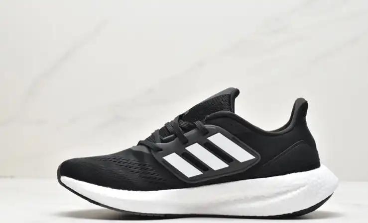 hype Adidas Sneakers