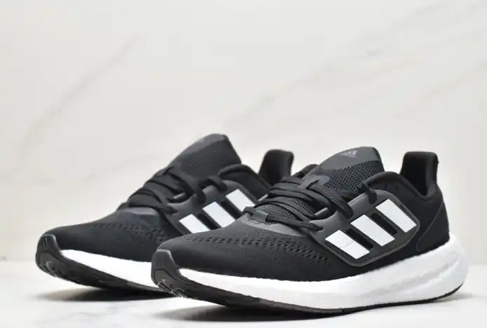 hype Adidas Sneakers