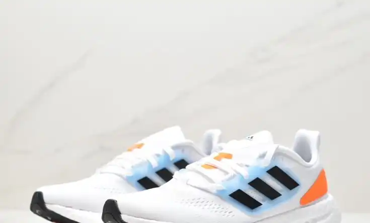 hype Adidas Sneakers