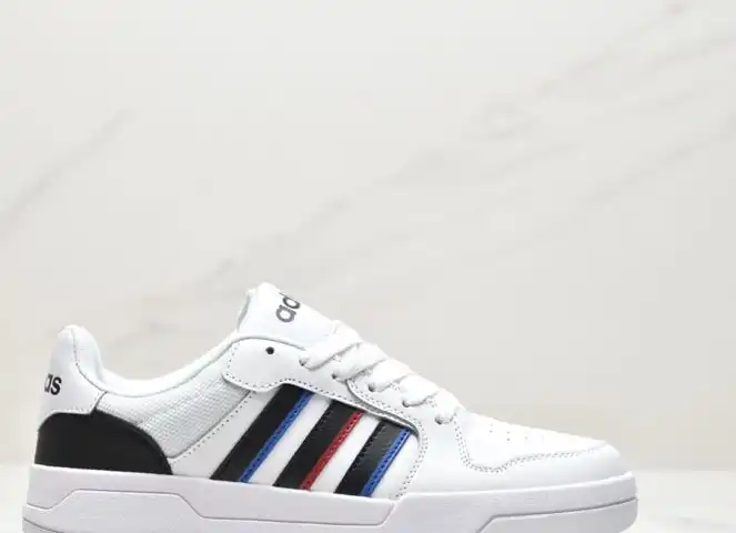 hype Adidas Sneakers