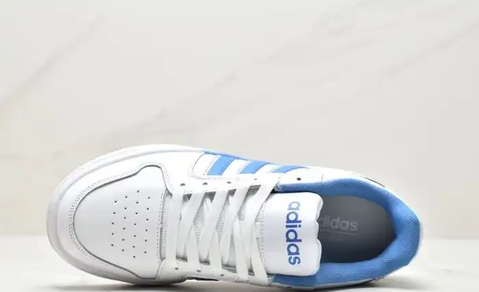 hype Adidas Sneakers