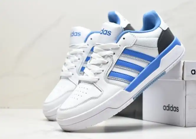 hype Adidas Sneakers