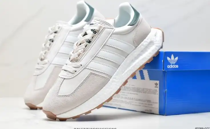 hype Adidas Sneakers