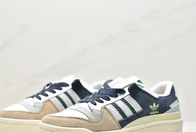 hype Adidas Sneakers