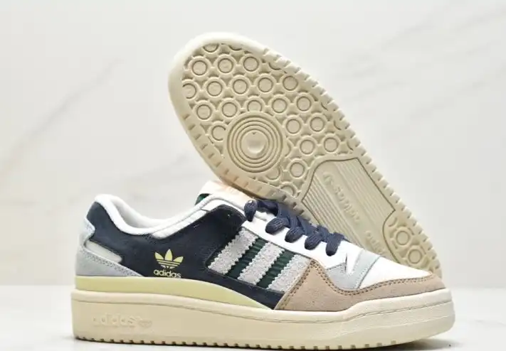 hype Adidas Sneakers