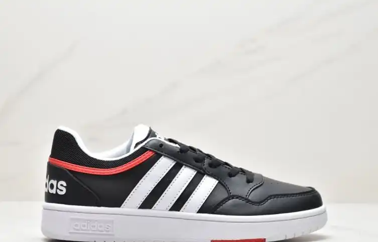 hype Adidas Sneakers