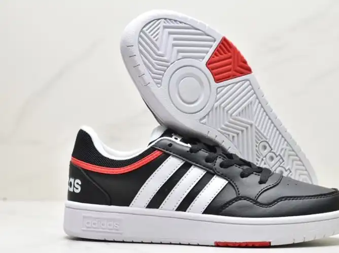 hype Adidas Sneakers