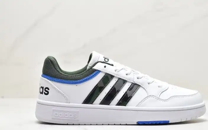 hype Adidas Sneakers