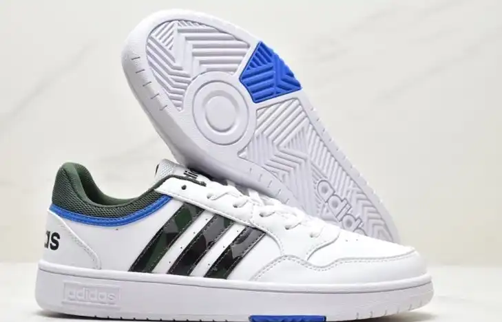 hype Adidas Sneakers