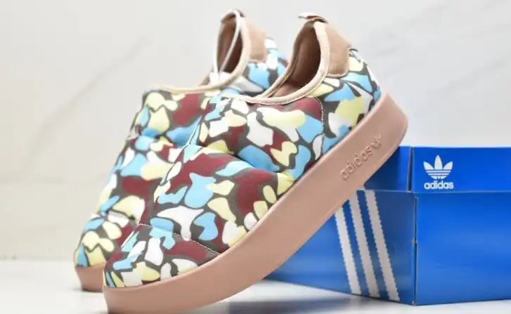 hype Adidas Sneakers