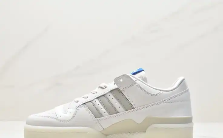 hype Adidas Sneakers